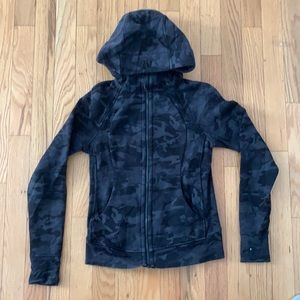 Lululemon scuba hoodie. Size 4. Camo.